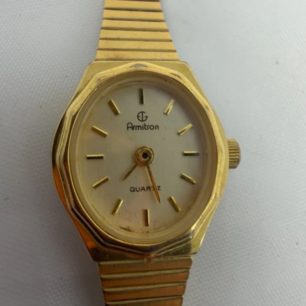 Vintage Armitron Quartz Womens Watch Octagon Gold Tone Expansion Band Petite